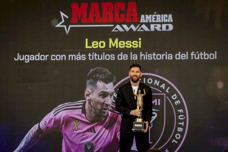 messi-fue-condecorado-por-ser-el-jugador-con-mas-titulos-de-la-historia