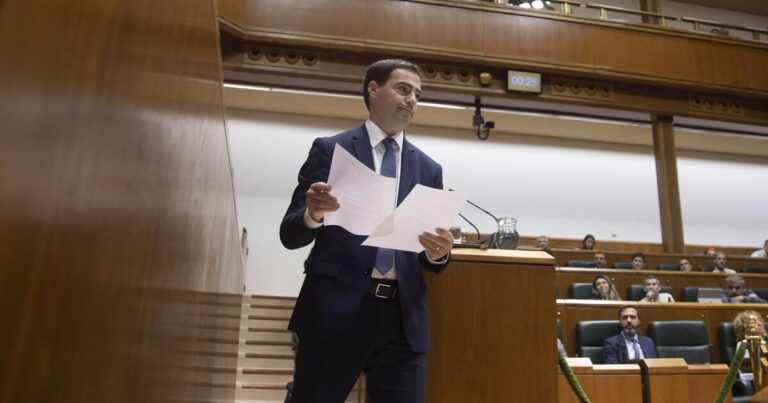 Pradales defiende que la equiparación salarial del profesorado busca conseguir un sistema educativo «de calidad»