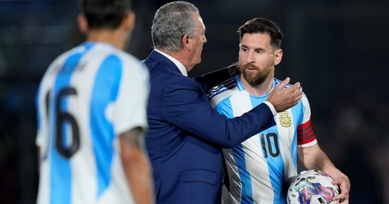 Alfaro celebró la rebeldía de Paraguay para ganarle a la Argentina, pero apela a la cautela: «Todavía no conseguimos nada»