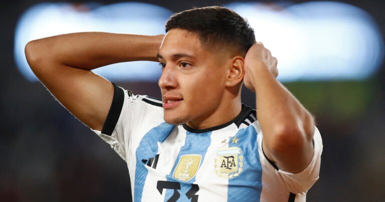 Argentina anunció la baja de Nahuel Molina para el partido contra Perú: el futbolista que citó Scaloni de emergencia