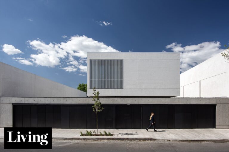 En Villa Luro: Una casa de arquitectura moderna que es todo un oasis