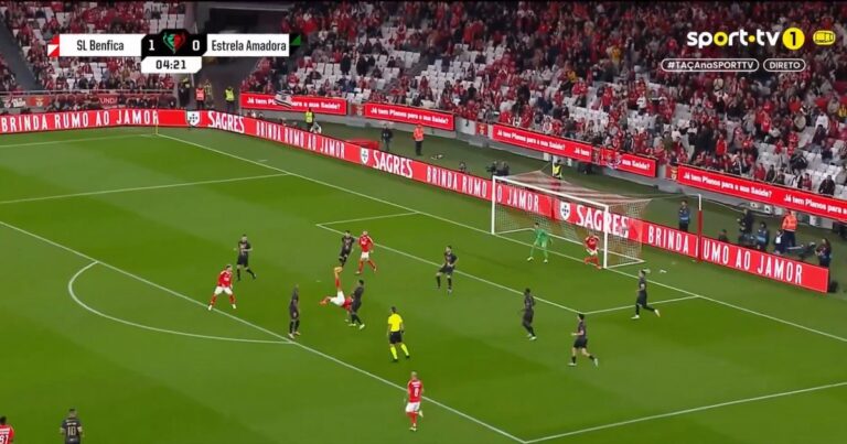 Golazo de chilena y hat-trick de Di María en Portugal