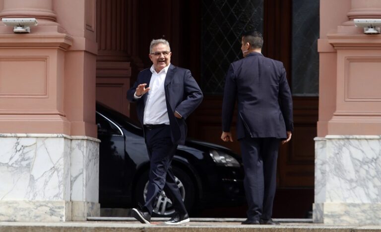 Jalil le ordenó a sus diputados que no den quórum para tratar el DNU del canje de deuda
