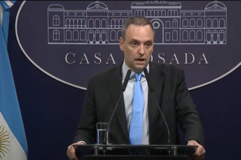 Manuel Adorni tiene una estructura de 208 empleados: los detalles de su organigrama y las funciones del área