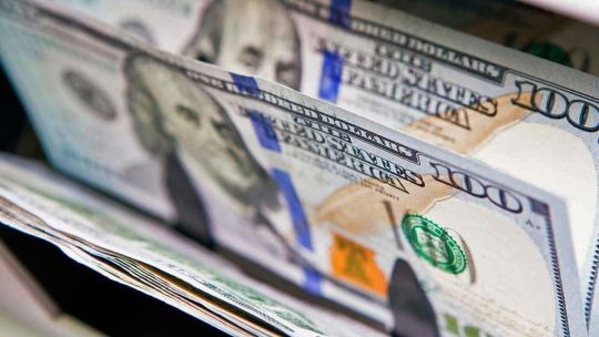 El dólar no encuentra piso: hasta dónde puede bajar y qué pasará con el cepo cambiario