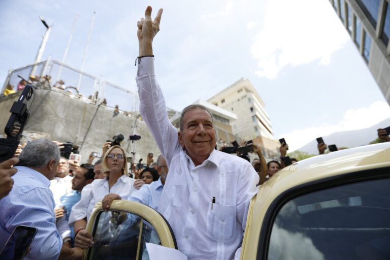 Tensión con Venezuela: Edmundo González Urrutia viaja a Buenos Aires y Javier Milei lo recibirá en la Casa Rosada