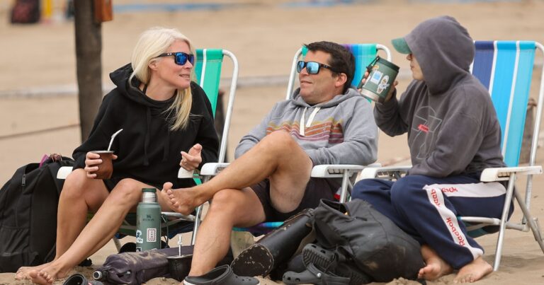 El primer viernes de 2025 en Mar del Plata: mate, caminatas y pesca bajo un cielo nublado