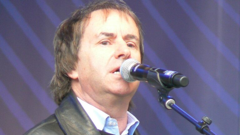 Quién es Chris de Burgh, el argentino que compuso un tema icónico de los ’80 y conquistó el mundo
