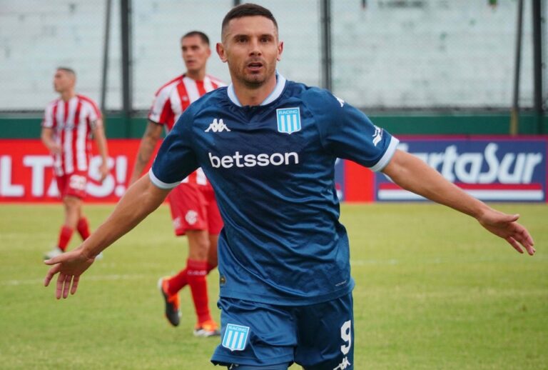 De la mano de Vietto y Maravilla, Racing le ganó 3-1 a Barracas