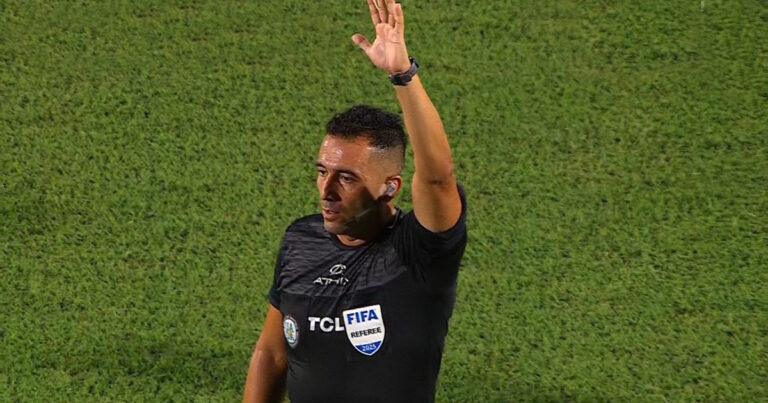 Increíble: Lobo Medina no fue parado tras el escandaloso gol de Barracas ante Banfield