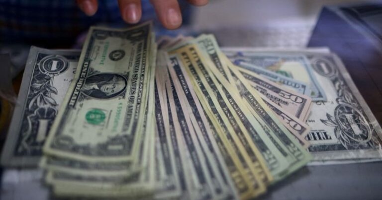 Dólar hoy: la cotización libre bajó a $1.205, un mínimo en lo que va del año
