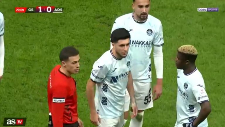 Escándalo con el equipo de Mauro Icardi en Turquía: polémico penal y abandono de su rival