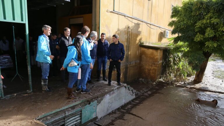 Las 10 medidas de asistencia que anunció Axel Kicillof para Bahía Blanca