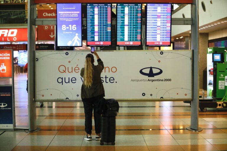 Cuándo hay paro de aviones en abril