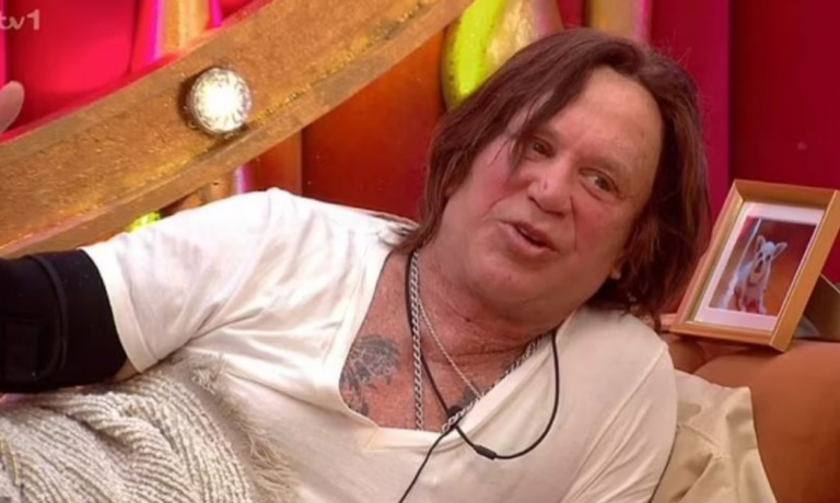 Mickey Rourke fue expulsado de Gran Hermano Famosos por comentarios homofóbicos: qué dijo