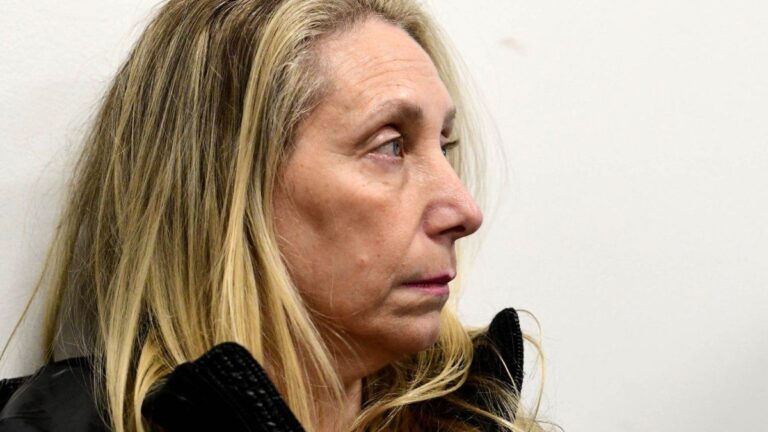 Venta de dólares bajo la lupa: amplían denuncia penal e involucran a Karina Milei