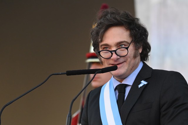 «Mal día para mandriles»: la inflación mayorista se desaceleró y Javier Milei lo celebró en redes