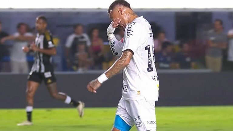 El karma de Neymar: otra lesión, llanto y cambio en un puñado de minutos