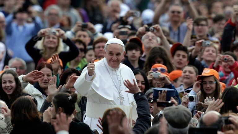 Así trasladaron al papa Francisco a la Basílica de San Pedro