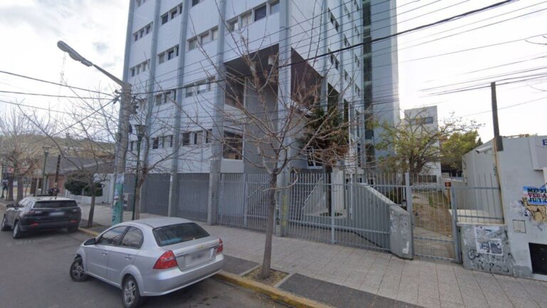 Trelew: un profesor de Braille abusó de dos alumnas no videntes