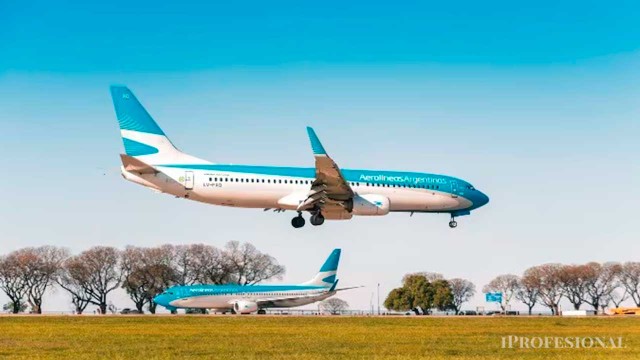 Sigue el recorte en Aerolíneas Argentinas: cierra la mayoría de sus sucursales en todo el país