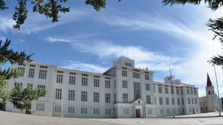 La intimidante amenaza a un colegio católico en Comodoro Rivadavia: «Una bala para cada uno»