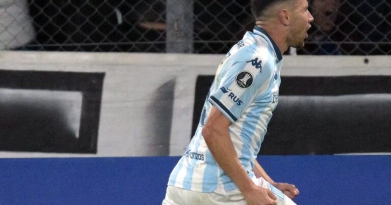 El cartel que Racing le colgó a Maravilla Martínez, su jugador estrella e irremplazable