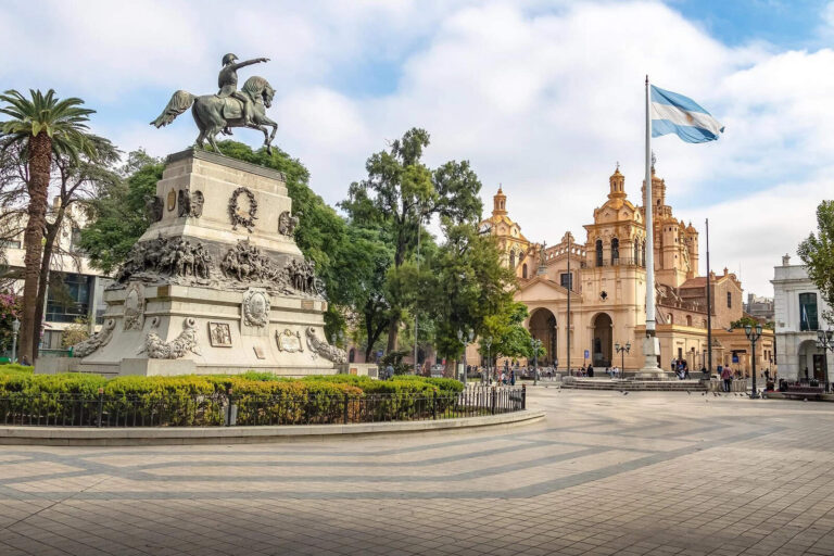 Córdoba: La Libertad Avanza lanza una campaña provincial de afiliación en simultáneo