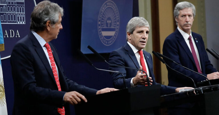 Apremiado por la falta de reservas, el Gobierno sale a emitir hasta US$ 7.000 millones en el año