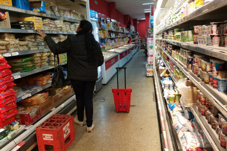 Bolsillos vacíos y supermercados también