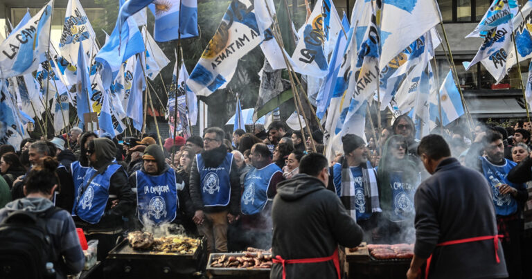 La Cámpora y Grabois animaron la marcha de apoyo a Cristina ante la ausencia de la CGT