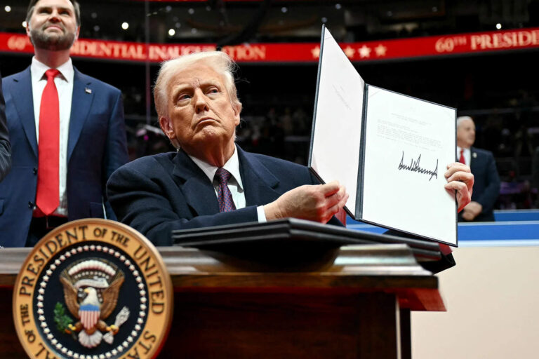 Trump comenzó a revocar la ciudadanía a inmigrantes naturalizados que cometan delitos