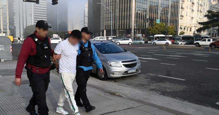 Disparos y persecución entre la Policía de la Ciudad y un grupo de ladrones en Retiro