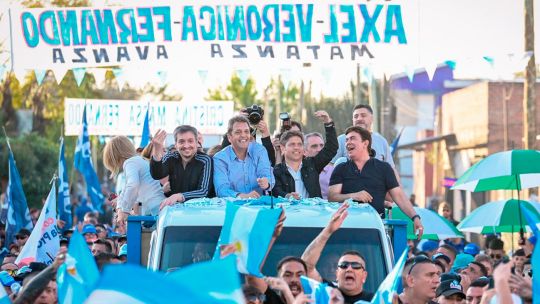 Fuerza Patria tuvo un cierre de listas desordenado, con pases de facturas y al borde de la ruptura