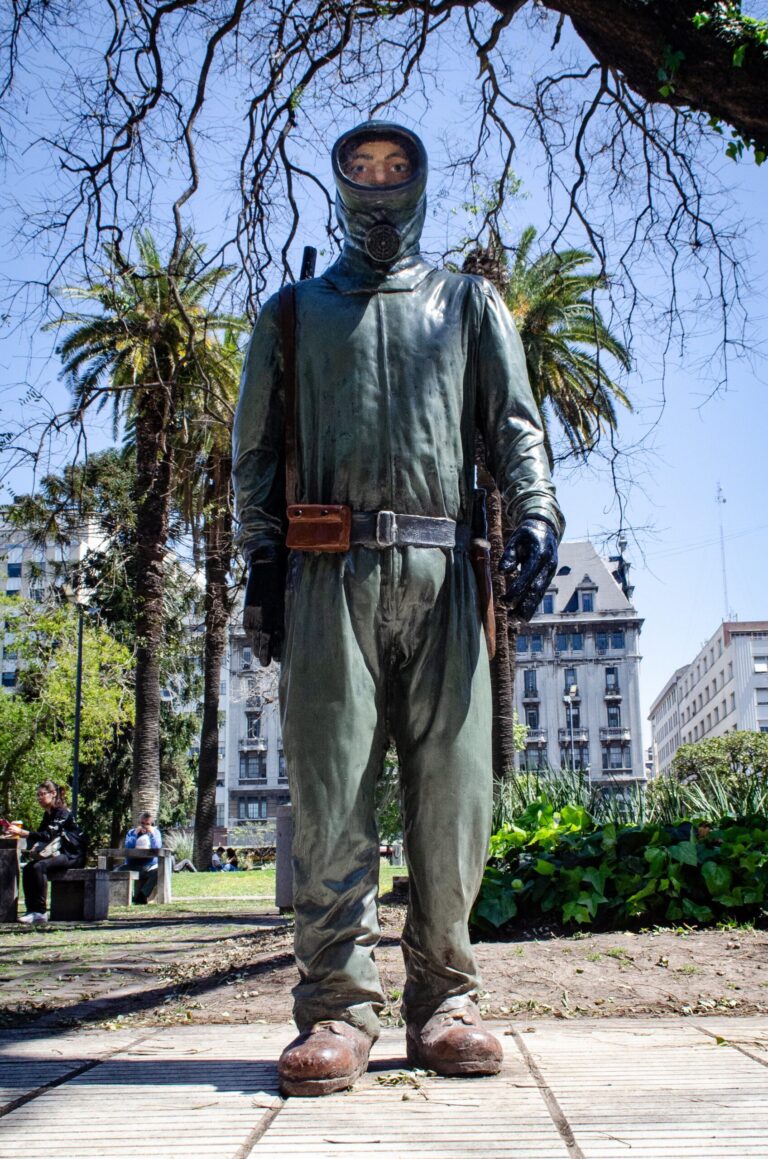 De El Eternauta a Mafalda: el mapa de esculturas del Paseo de la Historieta de San Telmo
