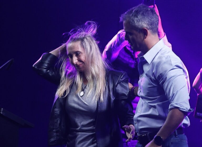 Milei furioso con los Menem por el impacto del escándalo del Banco Nación