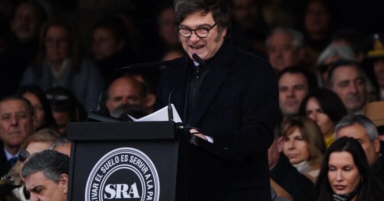 Javier Milei y sus medidas, EN VIVO: el Presidente anunció en la Rural una baja permanente de retenciones a la soja, la carne y otros granos