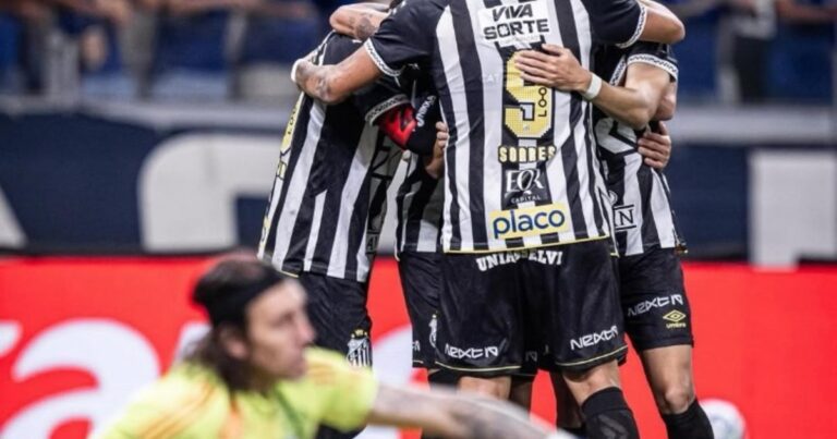 El Santos de Neymar le ganó en el último minuto al escolta del Brasileirao y se alejó de la zona de descenso