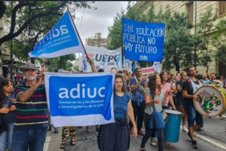 Córdoba: paro docente en la UNC deja a miles de estudiantes sin clases en pleno inicio