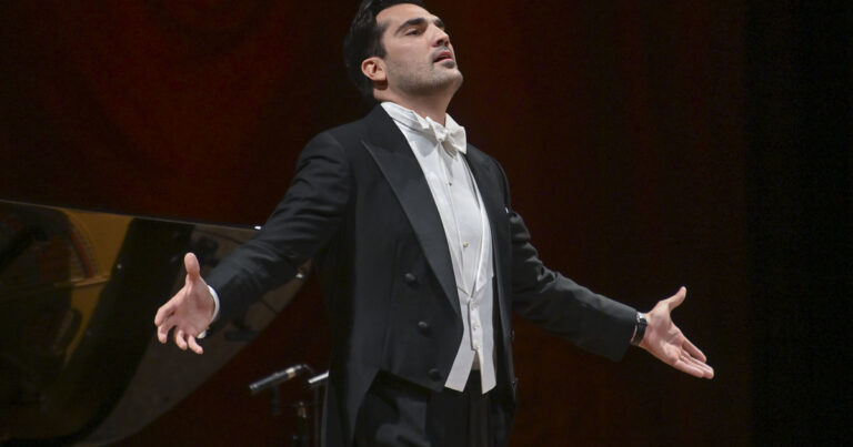 Jonathan Tetelman, en el Teatro Colón, y por qué la voz humana sigue siendo irremplazable