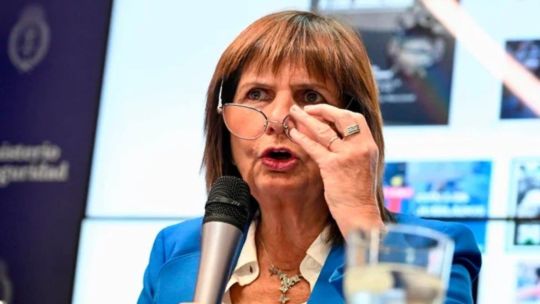 Sin pruebas, Bullrich insistió con una supuesta operación de espionaje «con vínculos extranjeros» y recordó a Santiago Maldonado