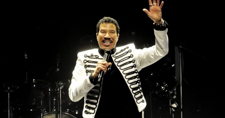 La gran noche de hits de Lionel Richie, el legendario cantante de los años ’80 cuyo nombre inspiró el de Messi