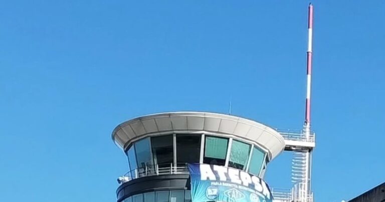 En medio de los paros, el Gobierno denunció al gremio de controladores aéreos: cuál es el motivo y cómo siguió hoy la medida de fuerza