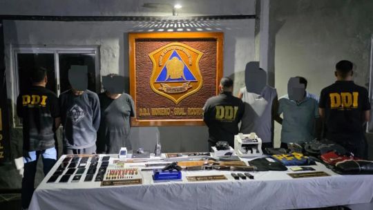 Cómo un celular olvidado fue clave para desbaratar a una banda de falsos policías que robó una financiera