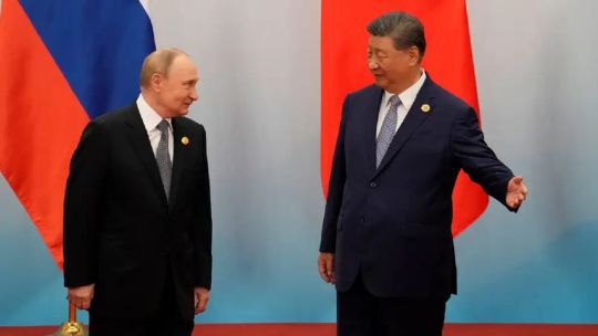 China y Rusia se benefician en el mercado petrolero por crisis con Irán