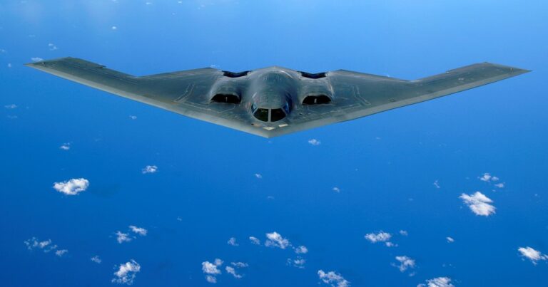 El B-2 Spirit: la eficiencia de combustible del bombardero furtivo