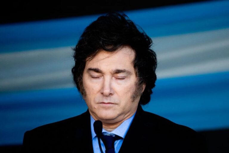 Gráfico del índice de confianza en el gobierno de Javier Milei con tendencia a la baja en abril