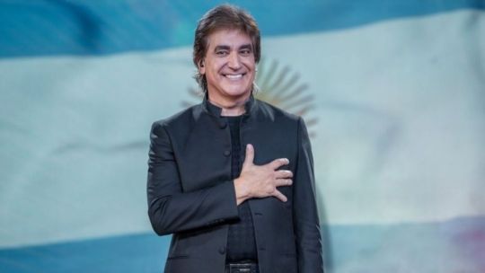 Dante Gebel en entrevista televisiva hablando sobre su posible candidatura presidencial