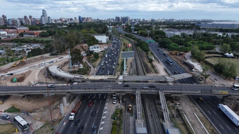 Vista del derrumbe en una excavación en el barrio de Núñez, cerca del estadio de River Plate