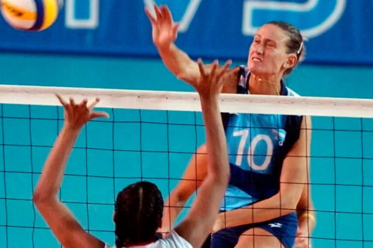 Micaela Vogel en su etapa como jugadora de voleibol